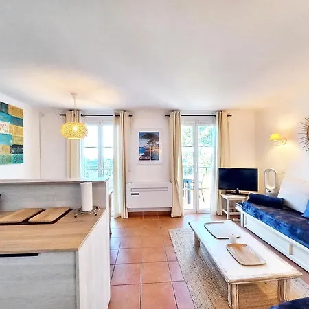 Le Dramont Vue Panoramique Foret Appartement *