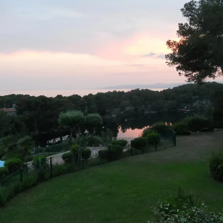 Le Dramont Vue Panoramique Foret Appartamento *