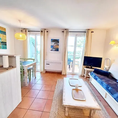 Le Dramont Vue Panoramique Foret Apartman *