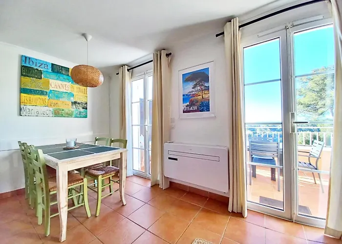 Le Dramont Vue Panoramique Foret